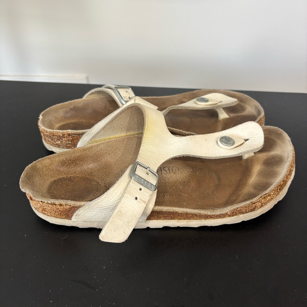 Birkenstock White Thong Sandals, size 37 / 6.5